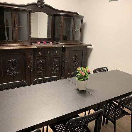 Central Private Rooms In Popular Neighborhood! Köln Exteriör bild