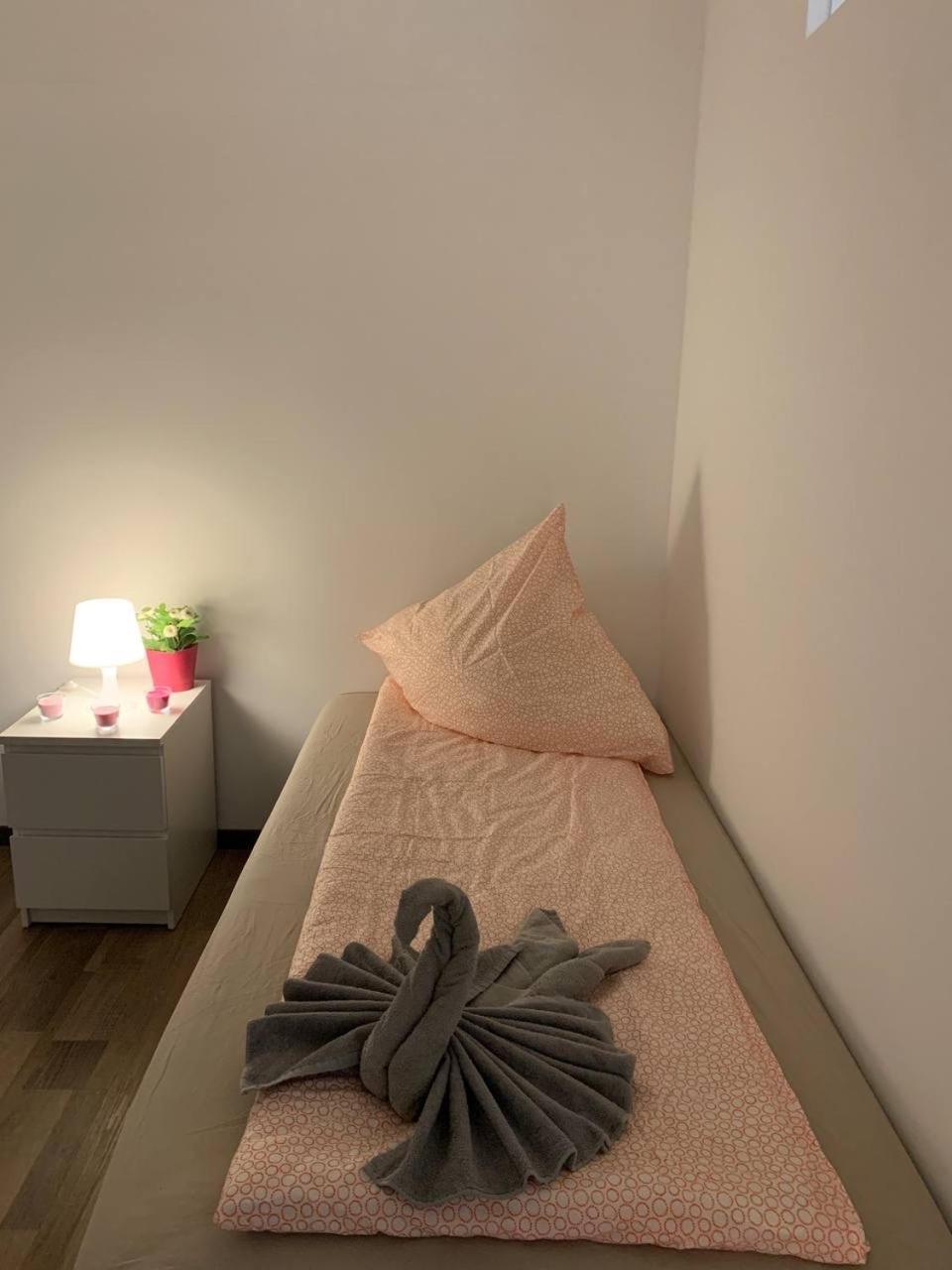 Central Private Rooms In Popular Neighborhood! Köln Exteriör bild